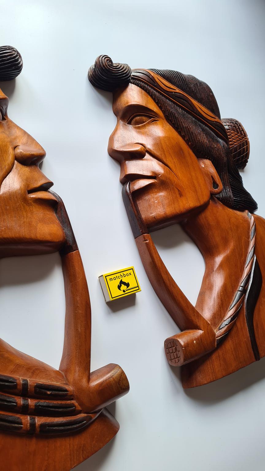 Para dużych, drewnianych rzeźb ściennych, lata 70