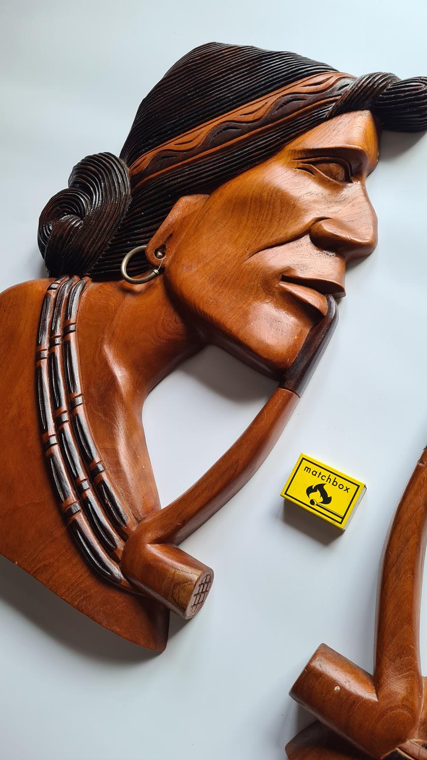 Para dużych, drewnianych rzeźb ściennych, lata 70