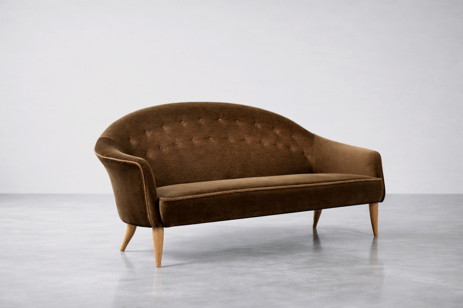 Brązowa sofa Paradiset, proj. Kerstin Hörlin-Holmquist dla Nordiska Kompaniet, Szwecja, lata 50