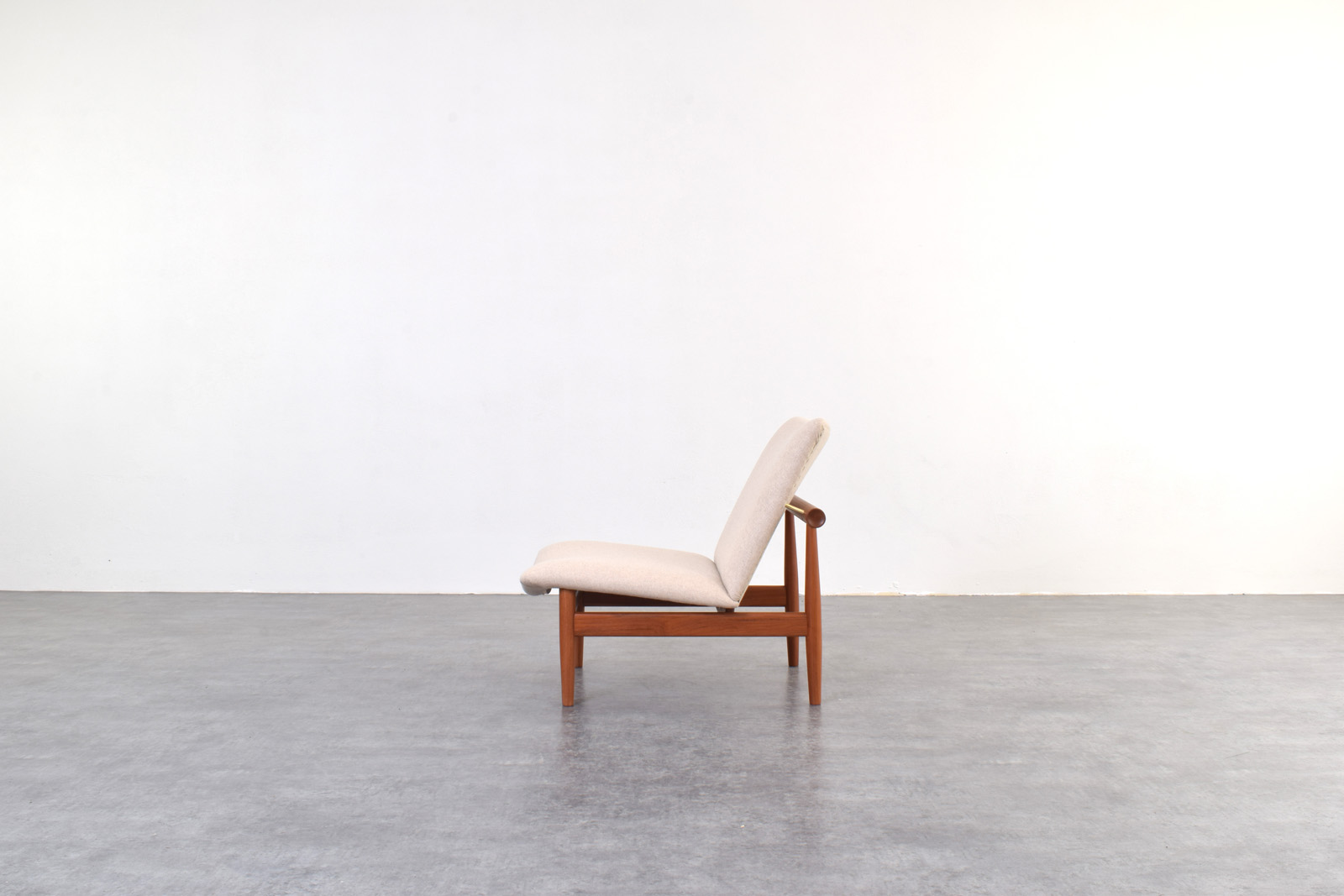 Para foteli model Japan FD 137/1 proj. Finn Juhl, prod. France & Søn, Dania, lata 50