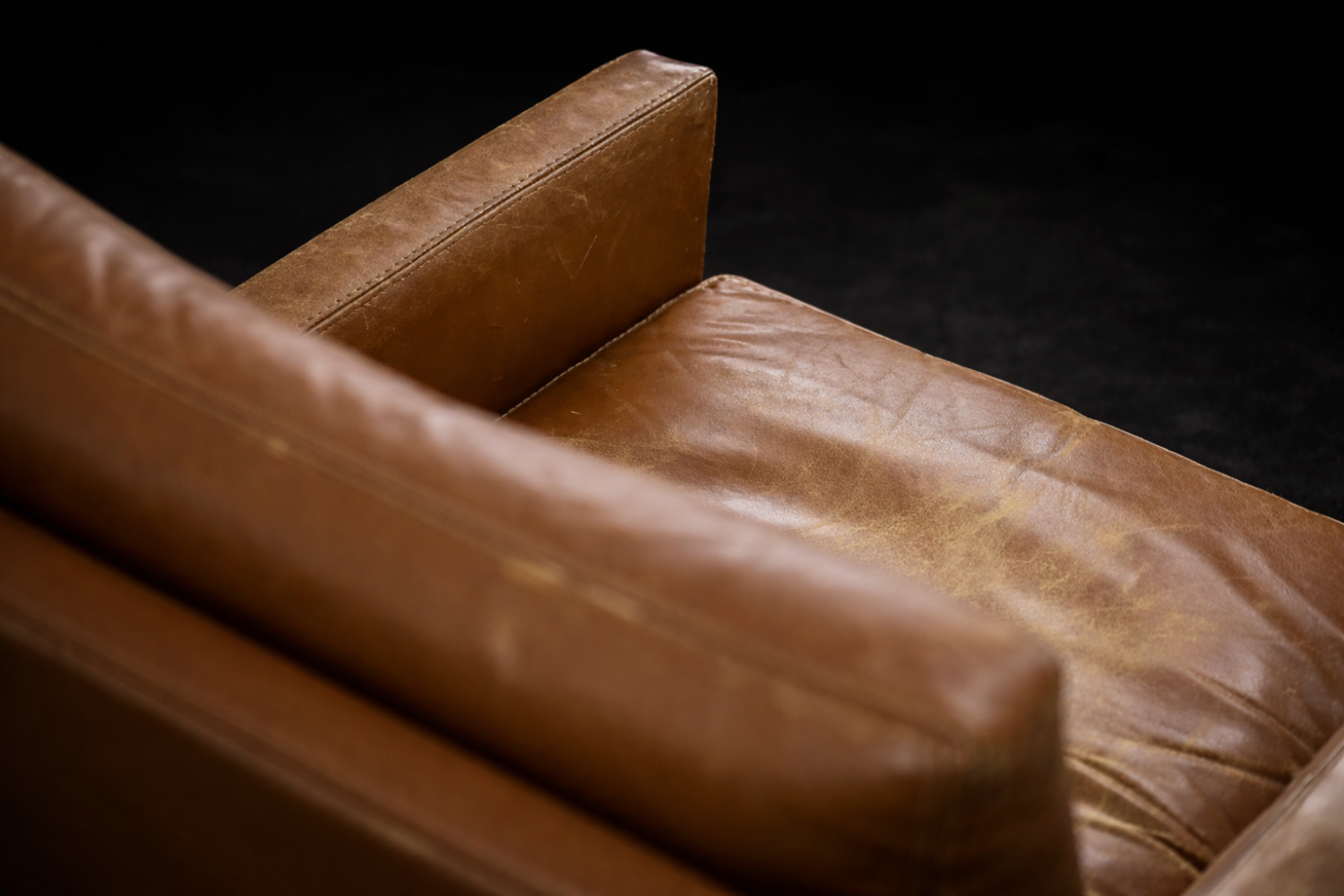 Modernistyczny fotel skórzany model 39, proj. Kai Lyngfeldt Larsen dla Søren Willadsen, Dania, lata 60