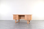 Vintage oak desk, designed by Henning Jensen & Torben Valeur for Dyrlund, Denmark, 1960s
