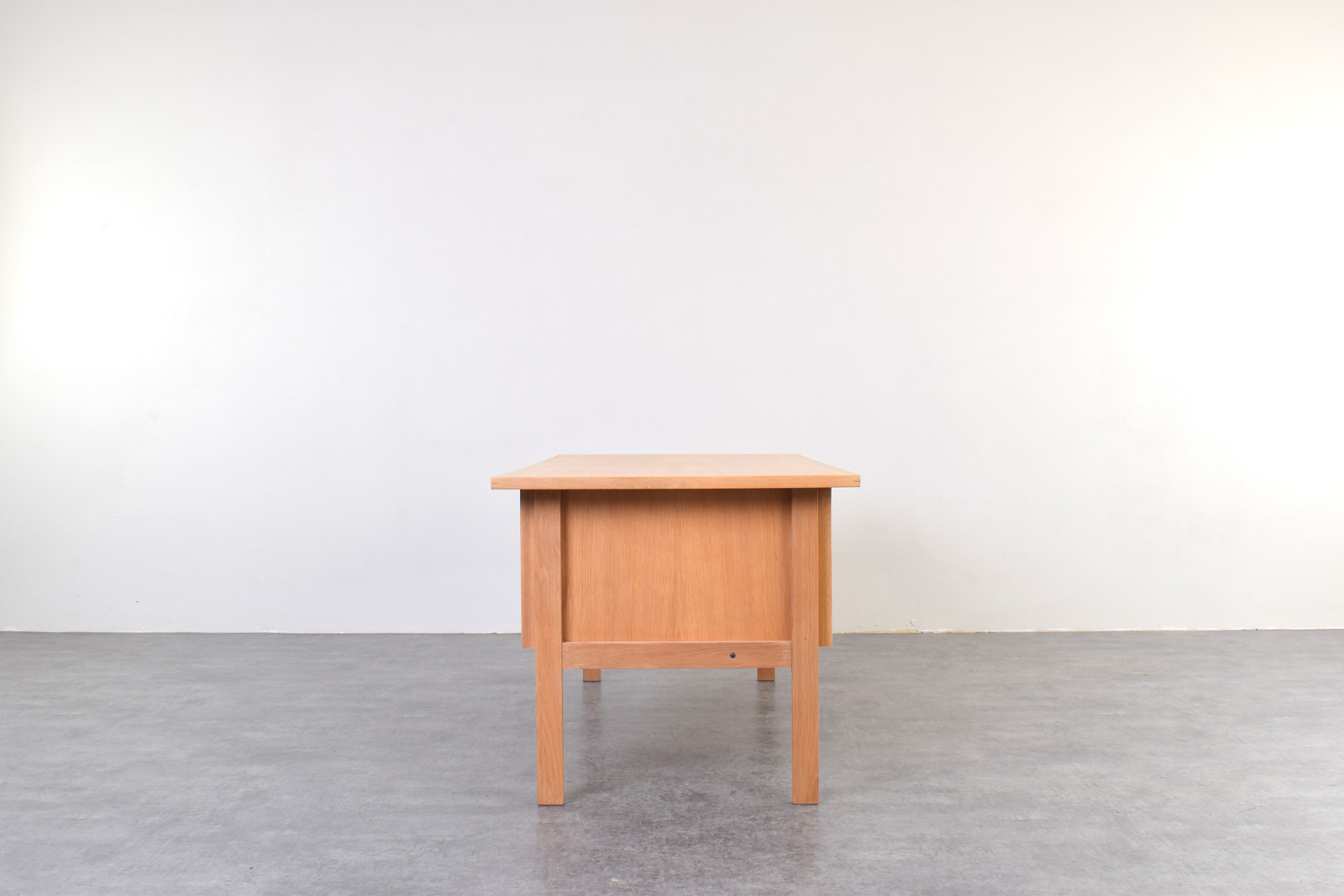 Skandynawskie biurko dębowe, proj. Svend Åge Madsen for Sigurd Hansen, Dania, lata 60