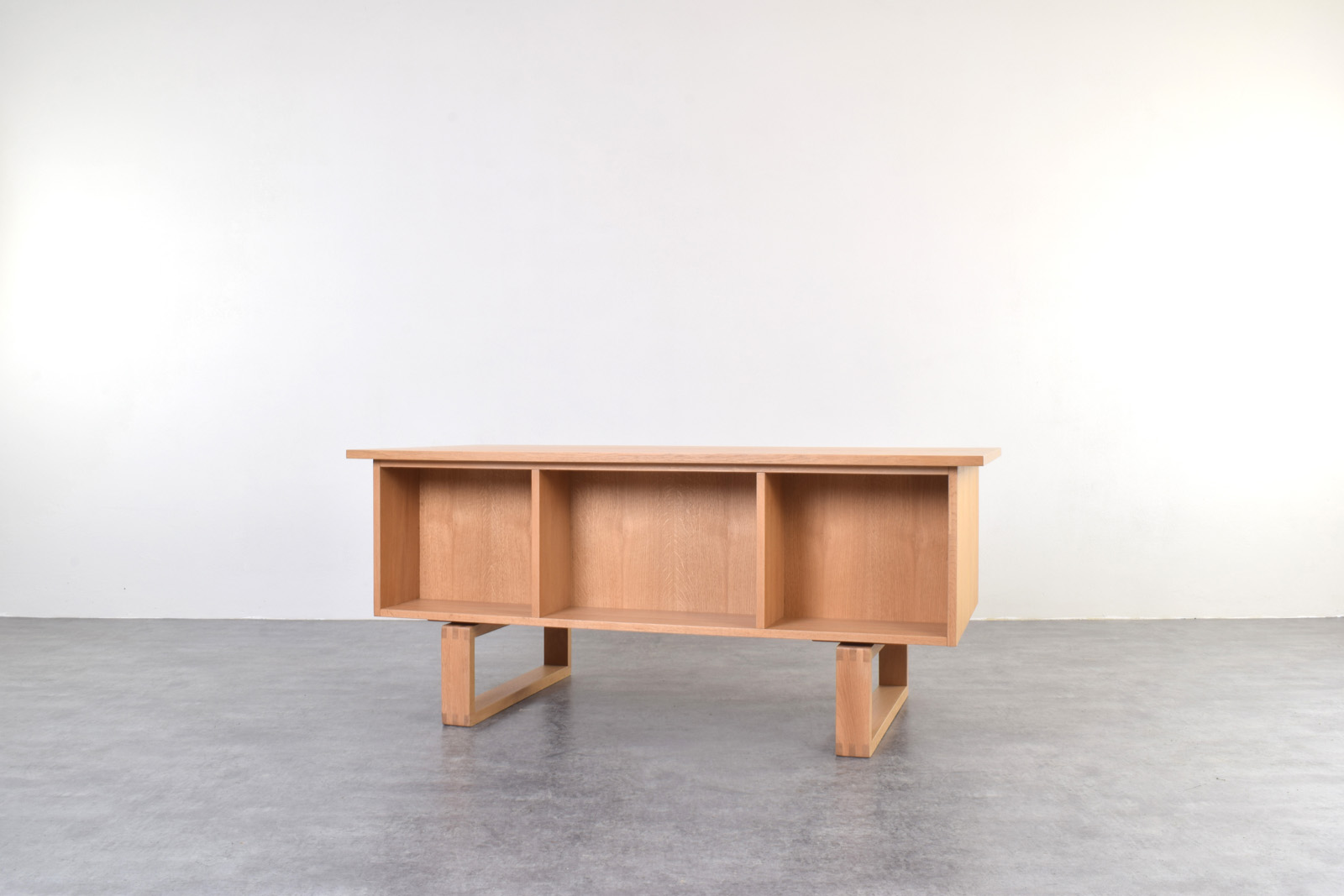Vintage oak desk, designed by Henning Jensen & Torben Valeur for Dyrlund, Denmark, 1960s