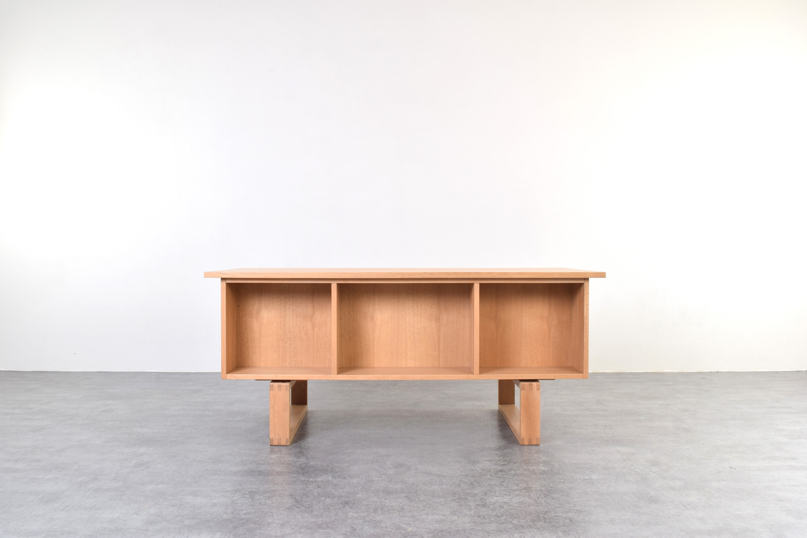 Vintage oak desk, designed by Henning Jensen & Torben Valeur for Dyrlund, Denmark, 1960s