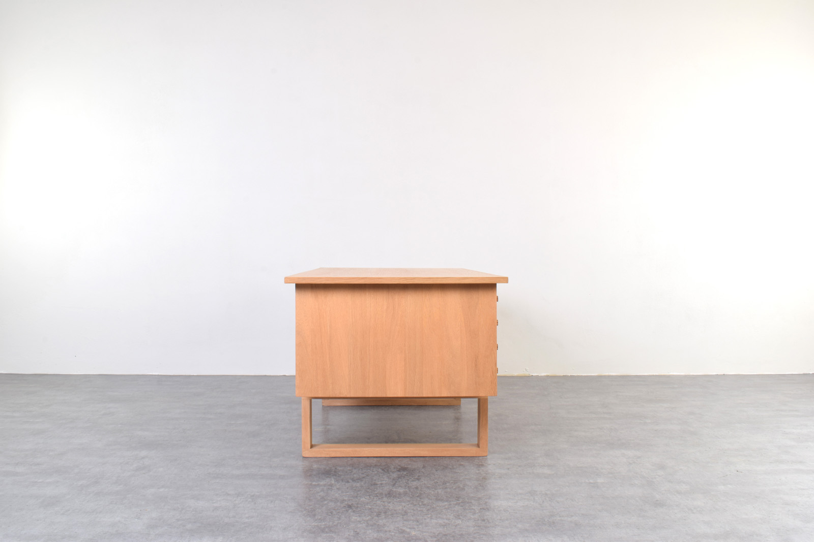 Vintage oak desk, designed by Henning Jensen & Torben Valeur for Dyrlund, Denmark, 1960s