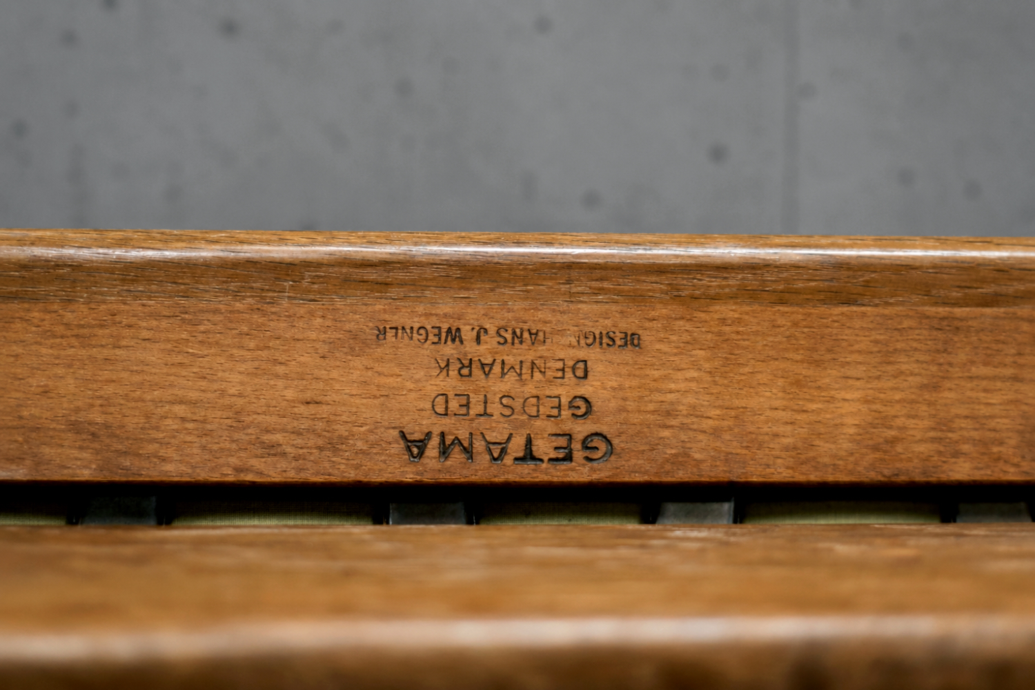 Dębowy fotel vintage GE 181 A, proj. Hans J. Wegner, Getama, Dania, lata 50