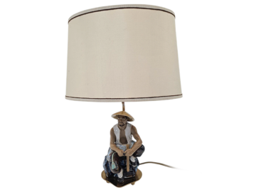 Lampa ceramiczna z figurką rybaka, lata 60/70
