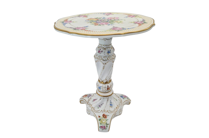Porcelanowy stolik z ręcznie malowaną dekoracją kwiatową, Niemcy