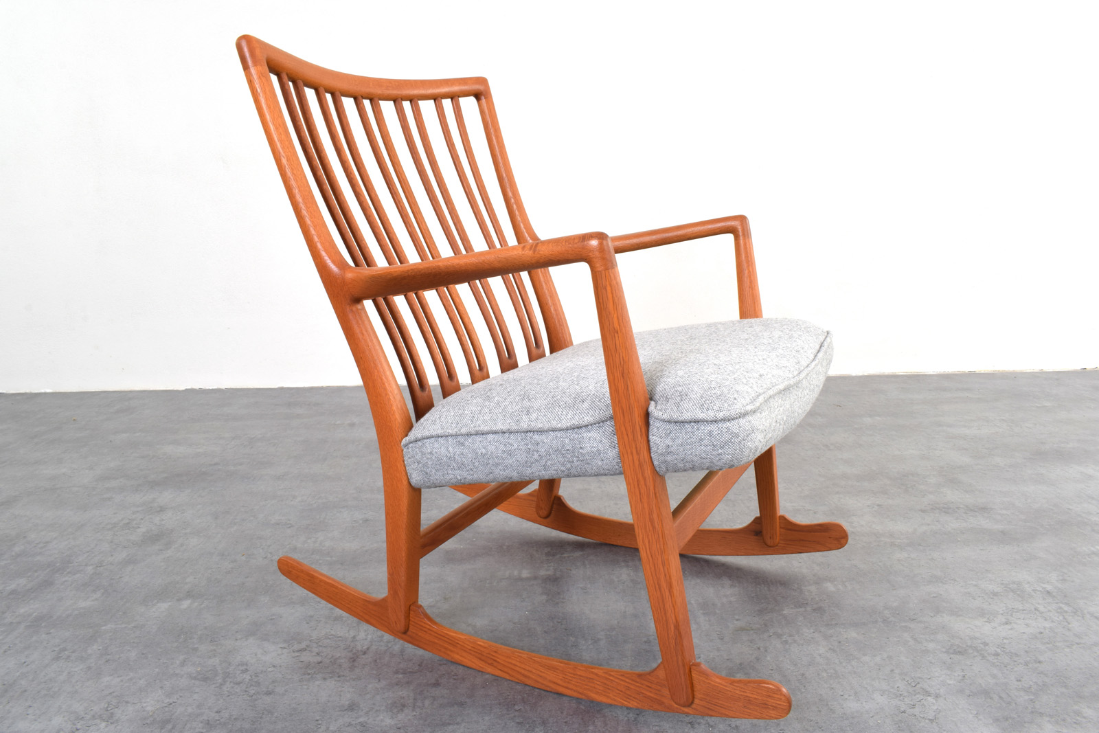 Fotel bujany vintage proj. Hans Wegner, prod. A/S Mikael Laursen, Dania, lata 50