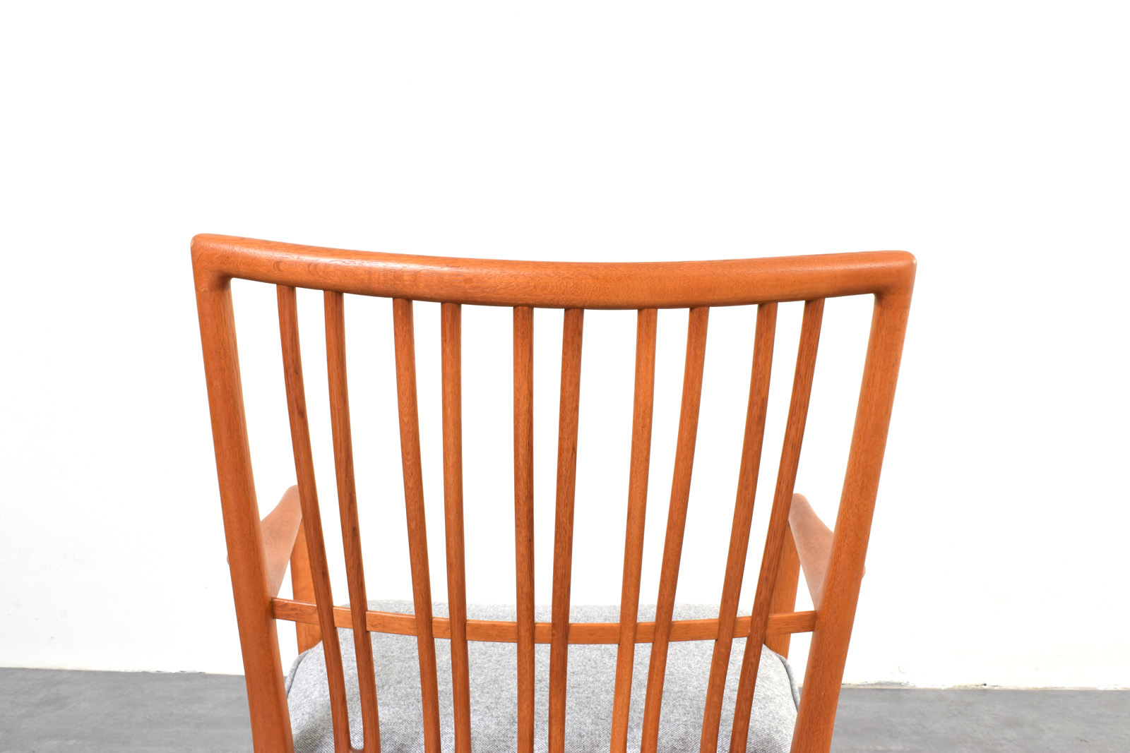 Fotel bujany vintage proj. Hans Wegner, prod. A/S Mikael Laursen, Dania, lata 50