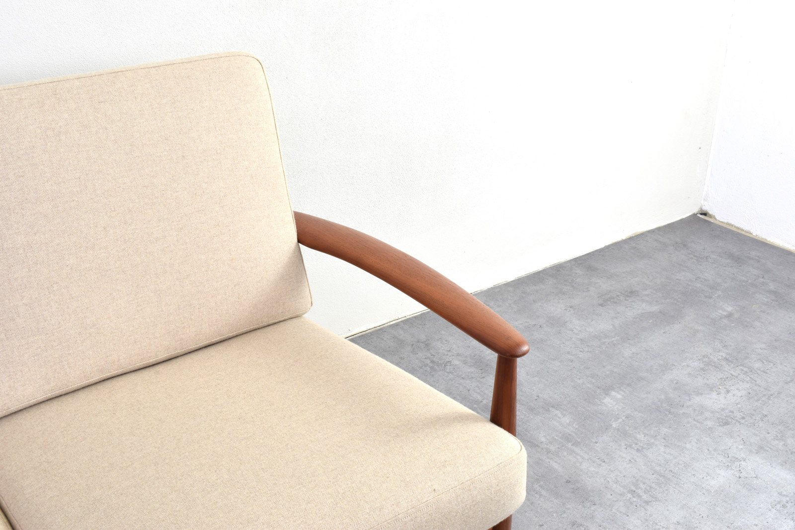 Skandynawska sofa tekowa proj. Grete Jalk, prod. France & Søn, Dania, lata 60