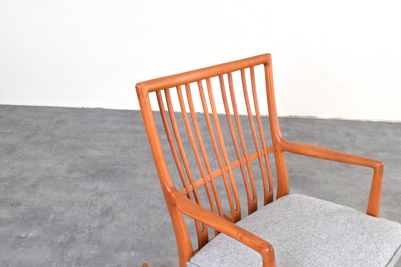 Fotel bujany vintage proj. Hans Wegner, prod. A/S Mikael Laursen, Dania, lata 50