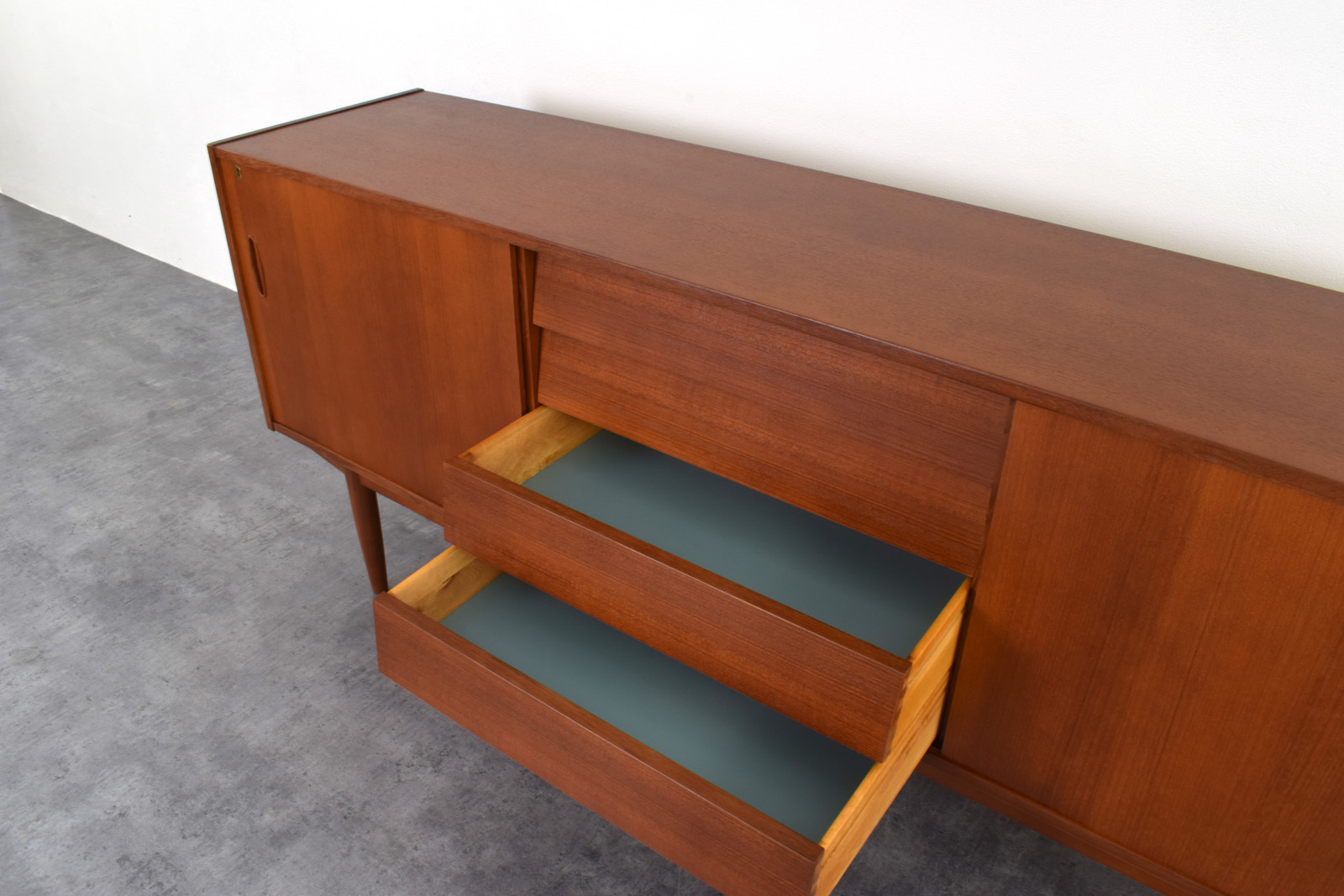Skandynawski sideboard, proj. Nils Jonsson prod. P.S. Heggen, Norwegia, lata 60