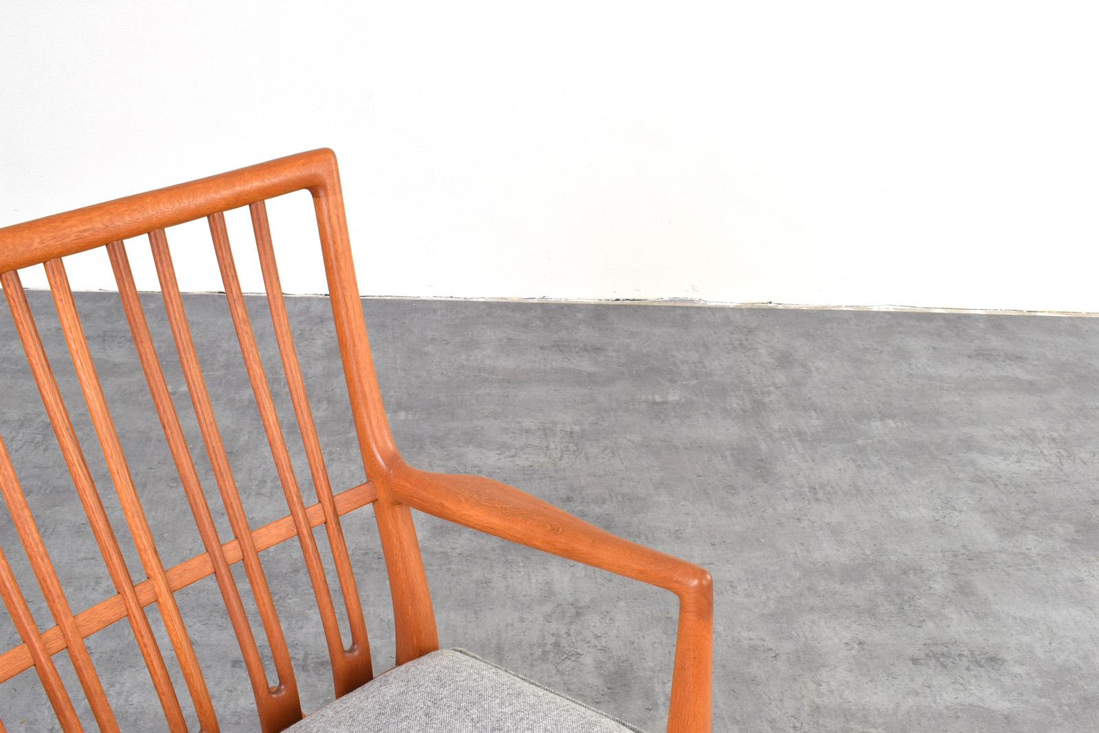 Fotel bujany vintage proj. Hans Wegner, prod. A/S Mikael Laursen, Dania, lata 50