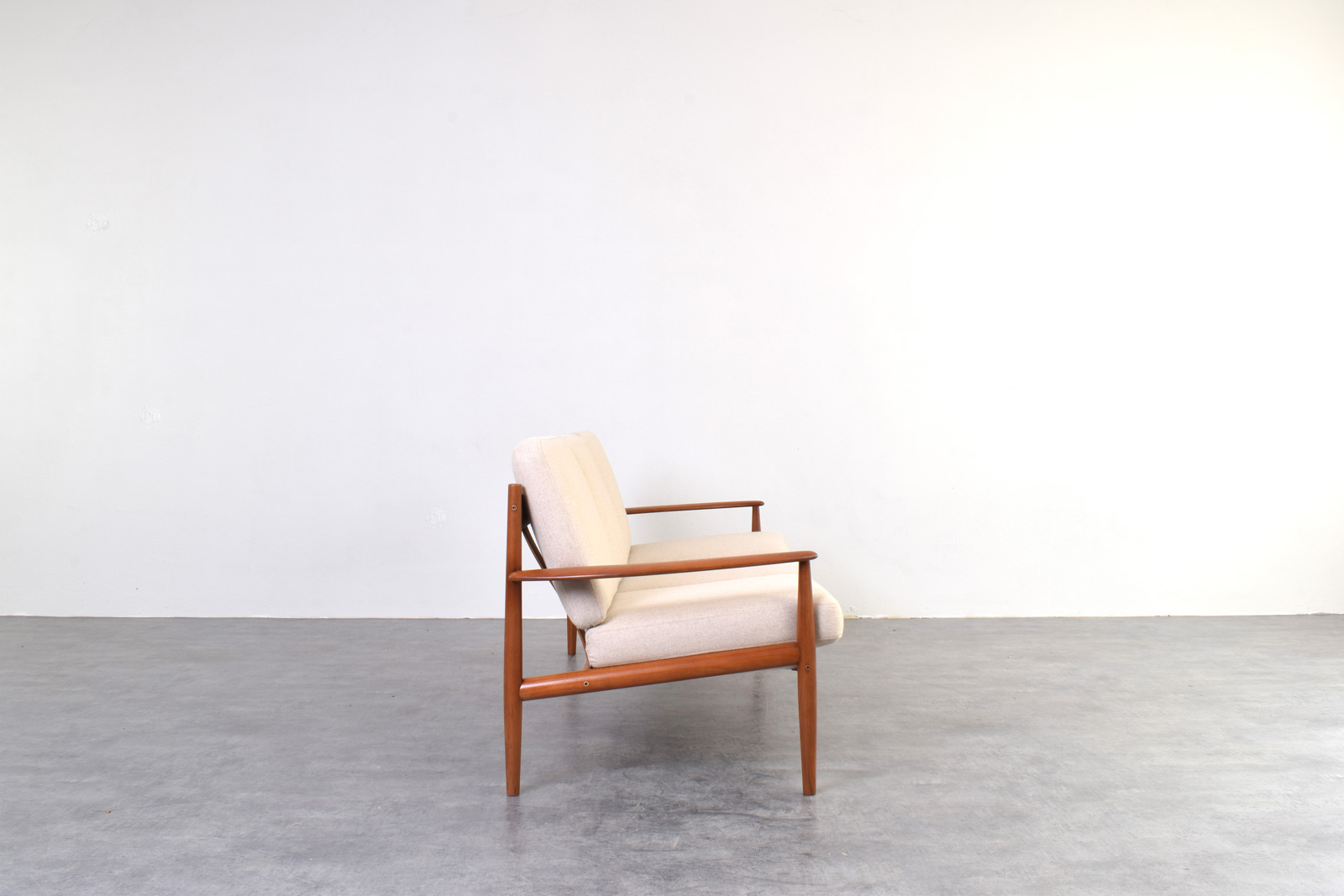 Skandynawska sofa tekowa proj. Grete Jalk, prod. France & Søn, Dania, lata 60