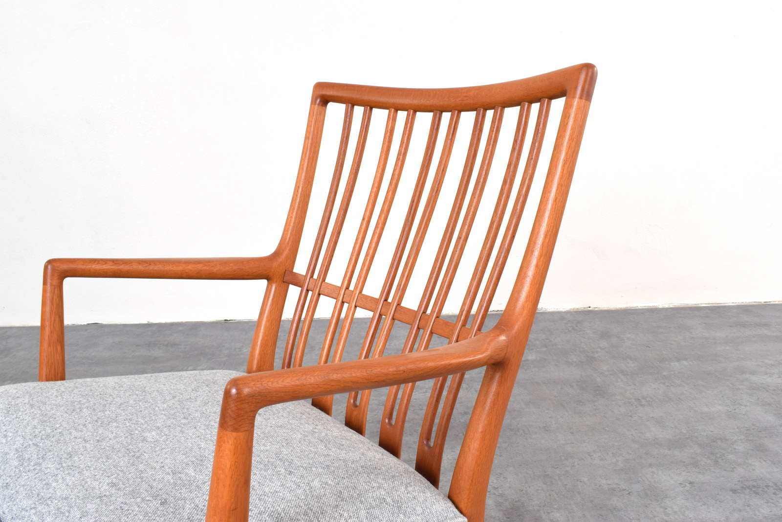 Fotel bujany vintage proj. Hans Wegner, prod. A/S Mikael Laursen, Dania, lata 50