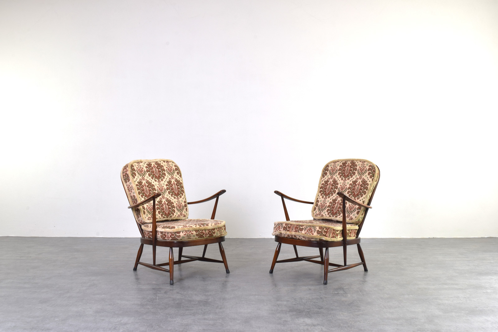 Para foteli vintage proj. Lucian Ercolani, prod. Ercol, Wielka Brytania, lata 60
