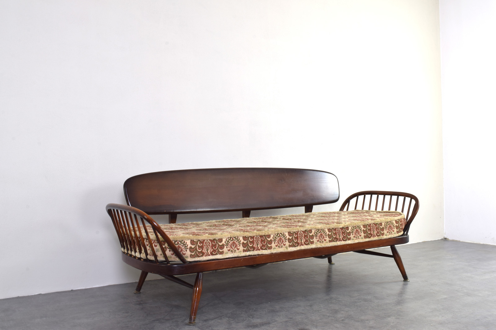 Sofa vintage proj. Lucian Ercolani, prod. Ercol, Wielka Brytania, lata 60