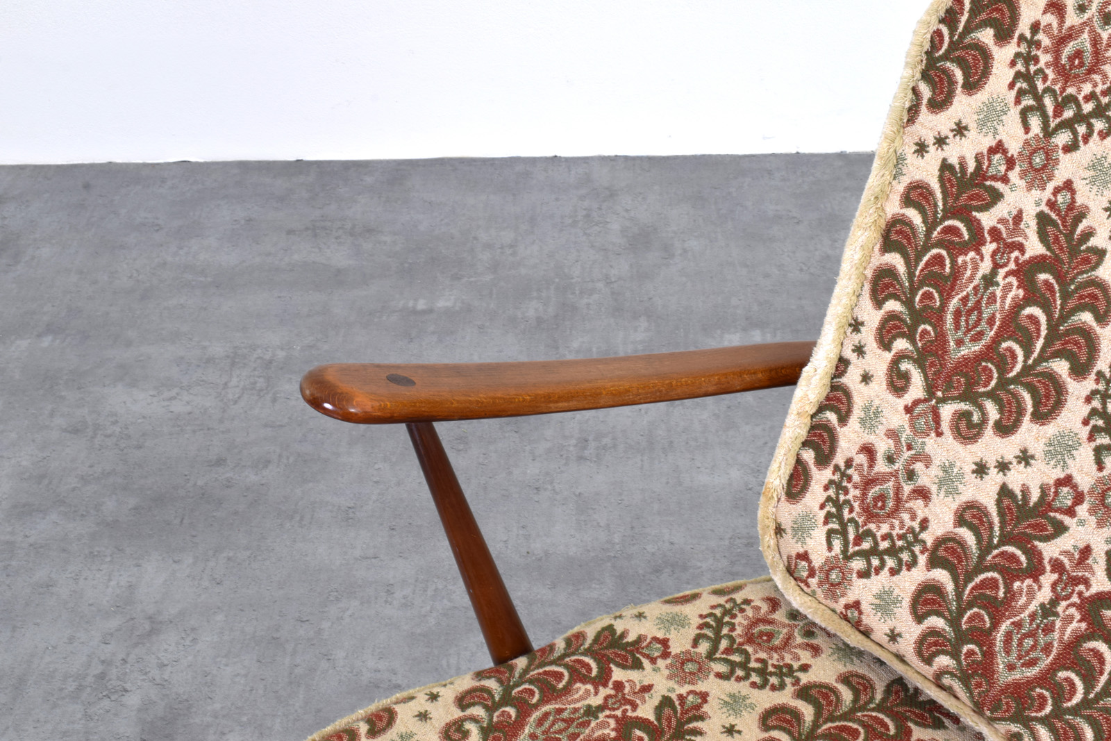 Para foteli vintage proj. Lucian Ercolani, prod. Ercol, Wielka Brytania, lata 60