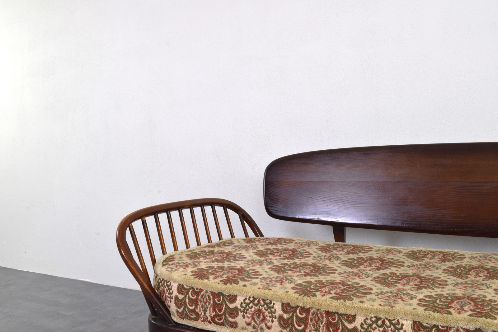 Sofa vintage proj. Lucian Ercolani, prod. Ercol, Wielka Brytania, lata 60