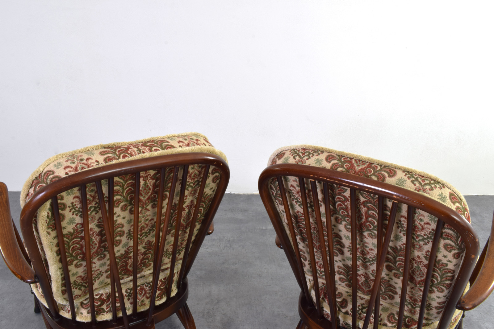 Para foteli vintage proj. Lucian Ercolani, prod. Ercol, Wielka Brytania, lata 60