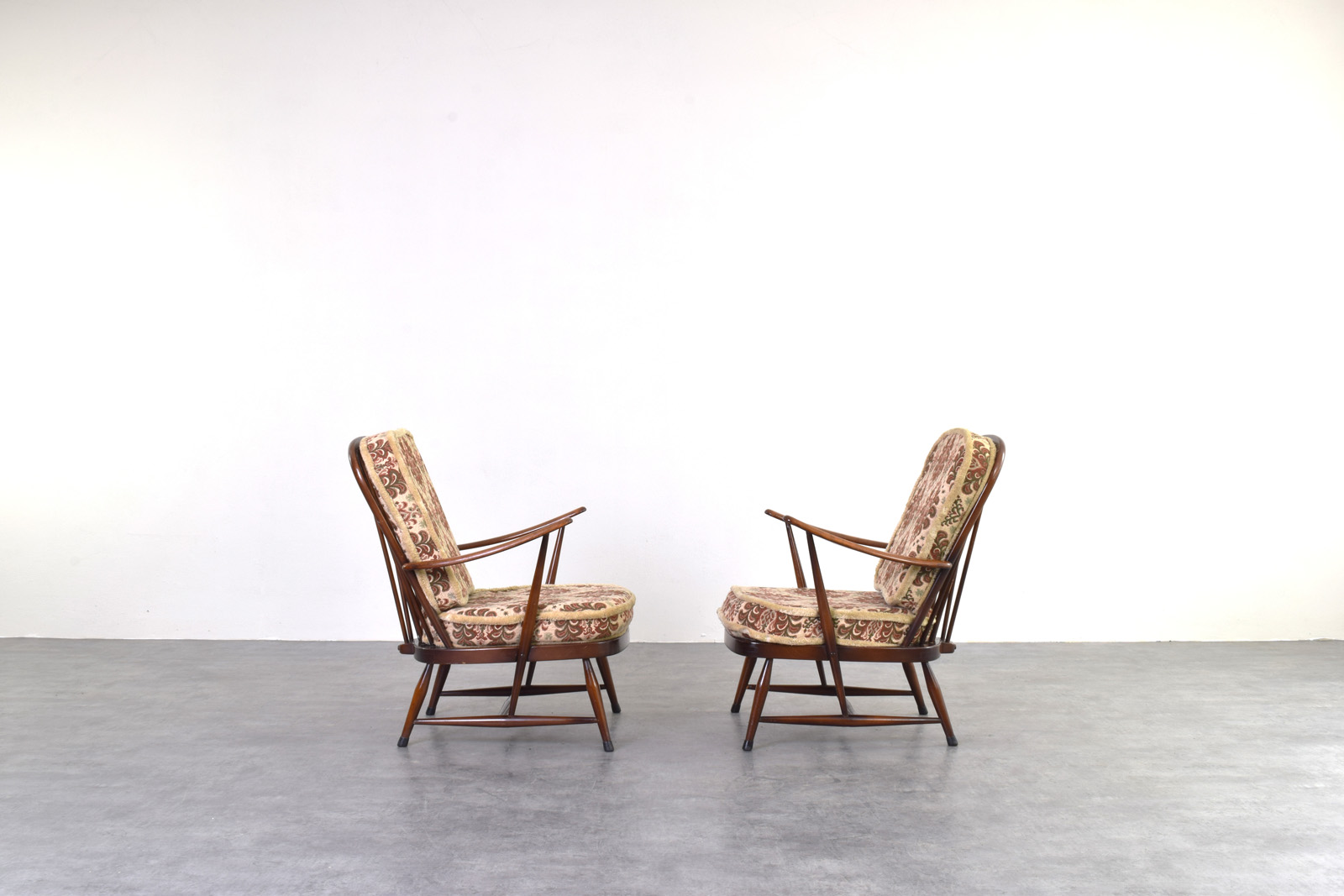 Para foteli vintage proj. Lucian Ercolani, prod. Ercol, Wielka Brytania, lata 60