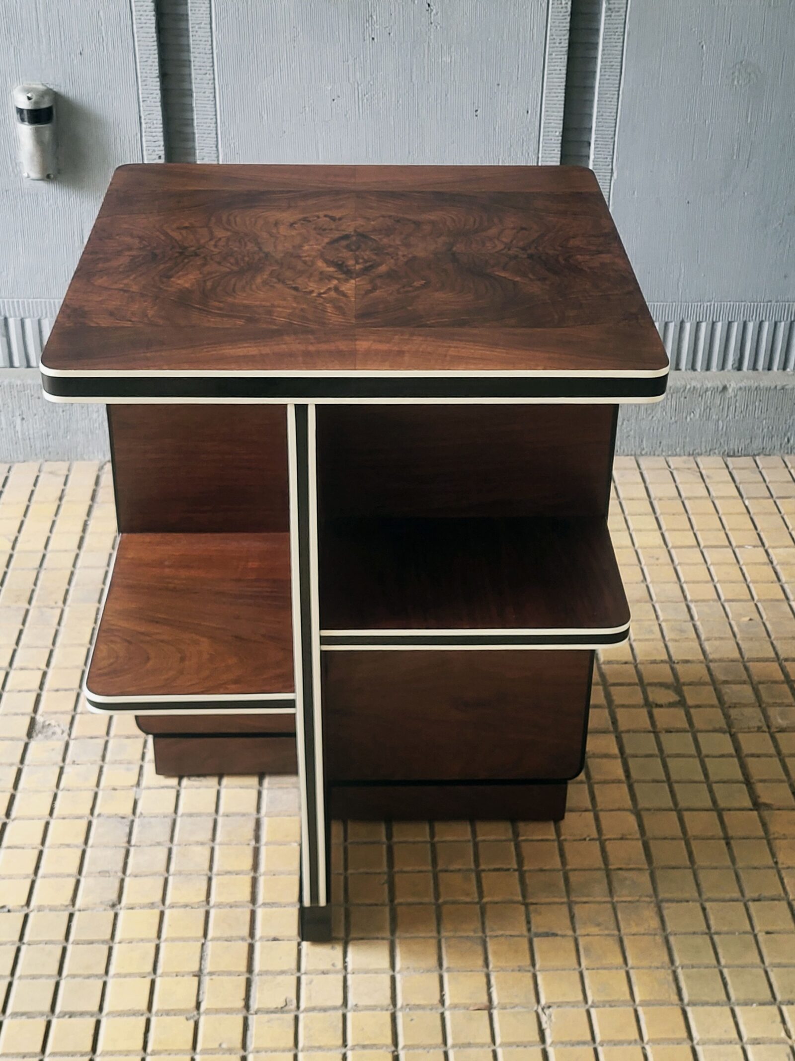 Burr Walnut Coffee Table, Art Deco, England, 1930s