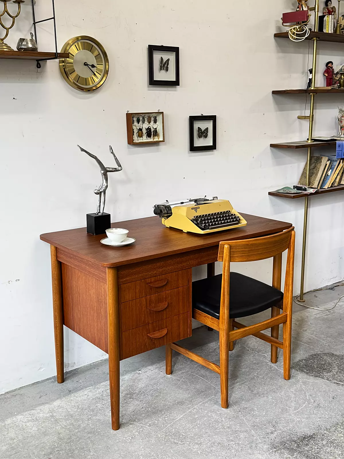 Biurko tekowe vintage, Dania, lat 60/70