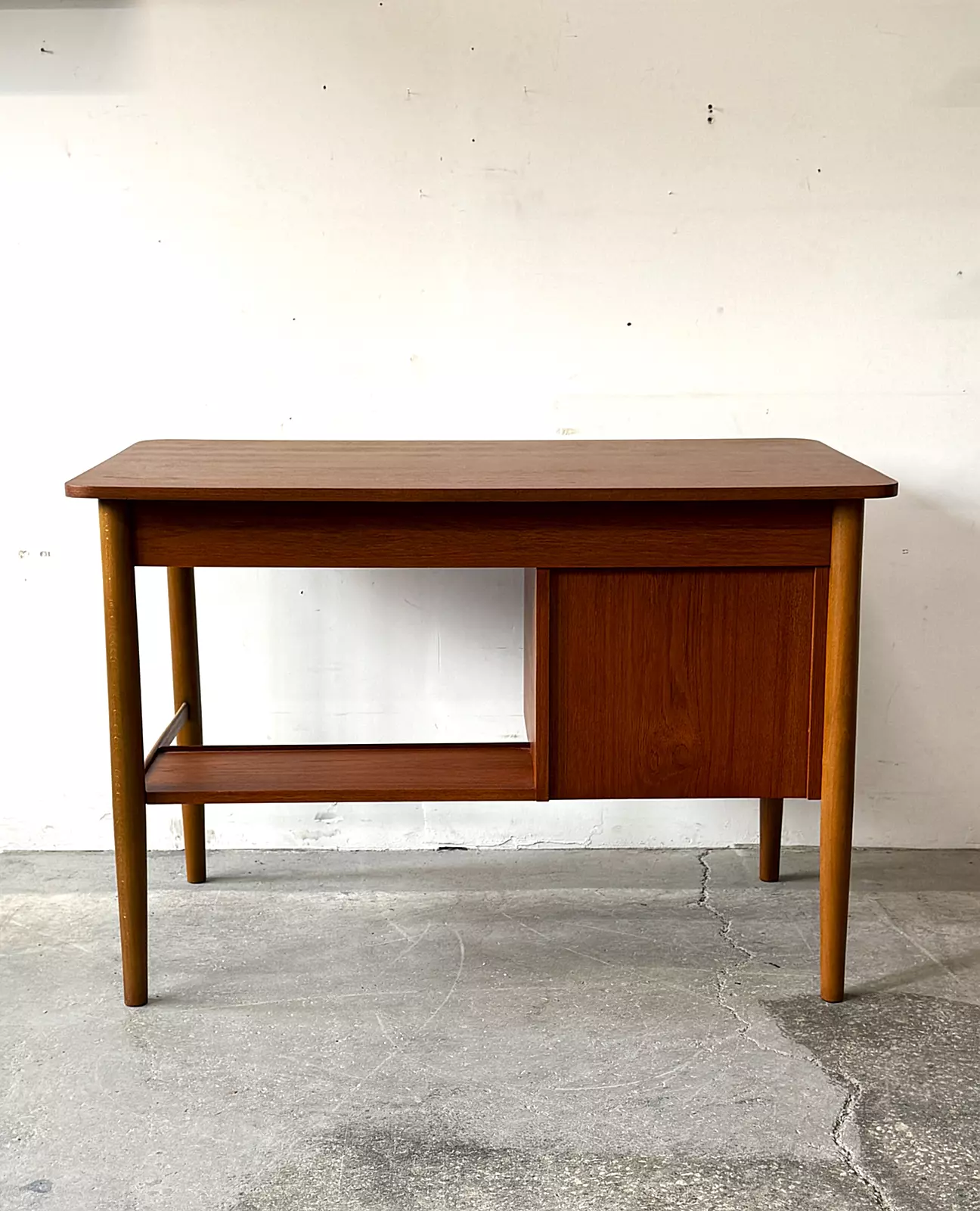 Biurko tekowe vintage, Dania, lat 60/70