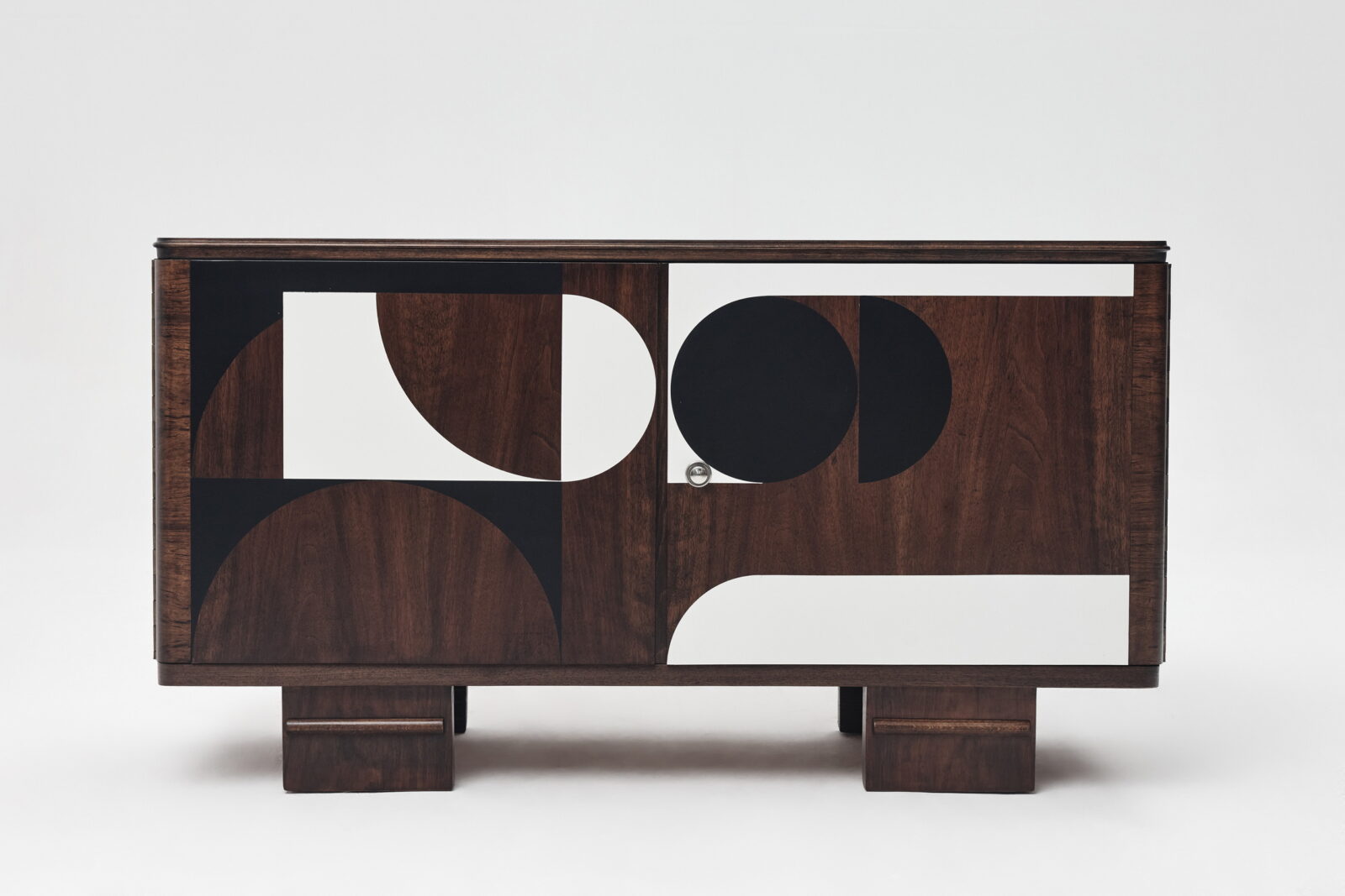 Vintage veneered sideboard, Poland, 1950s