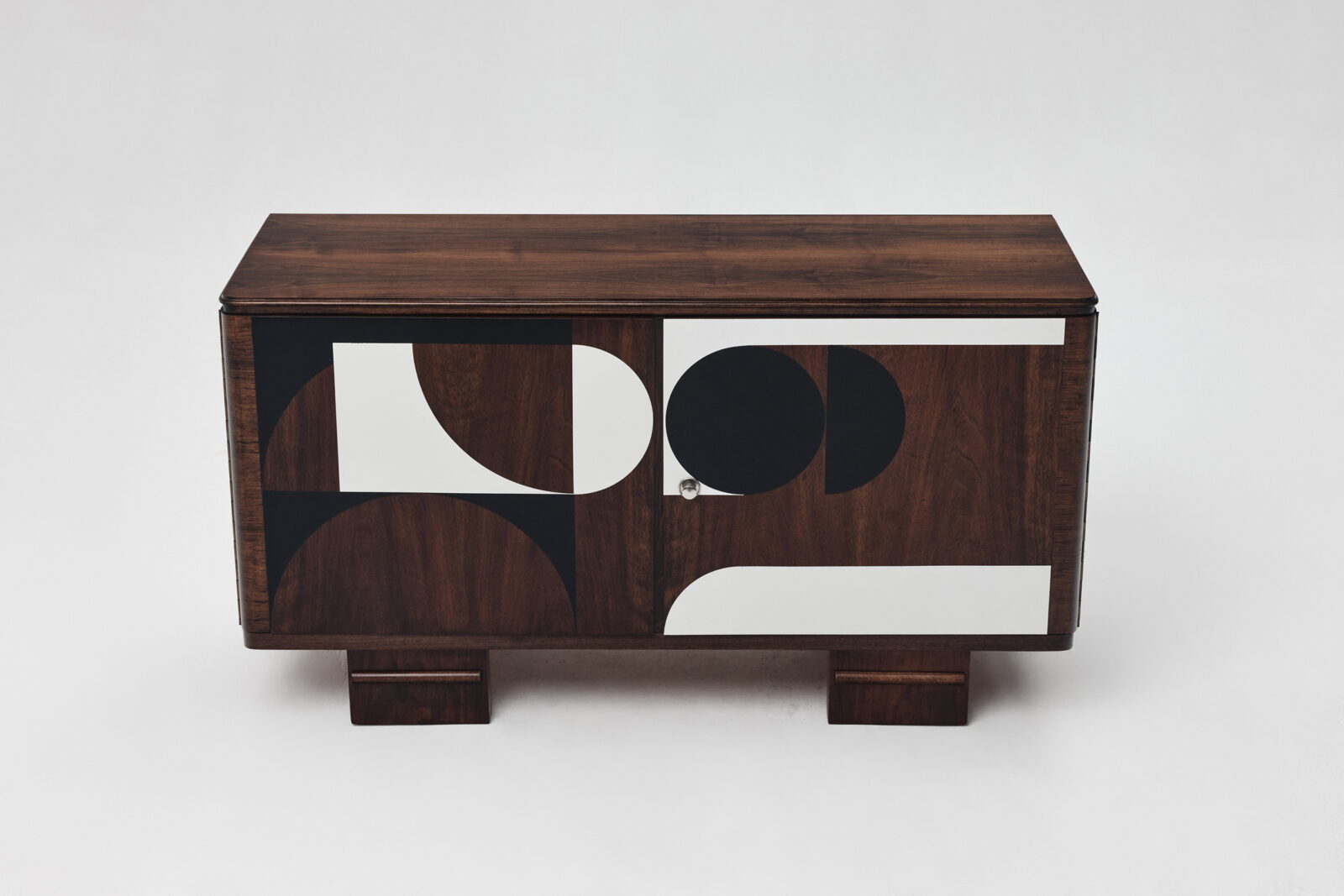 Vintage veneered sideboard, Poland, 1950s