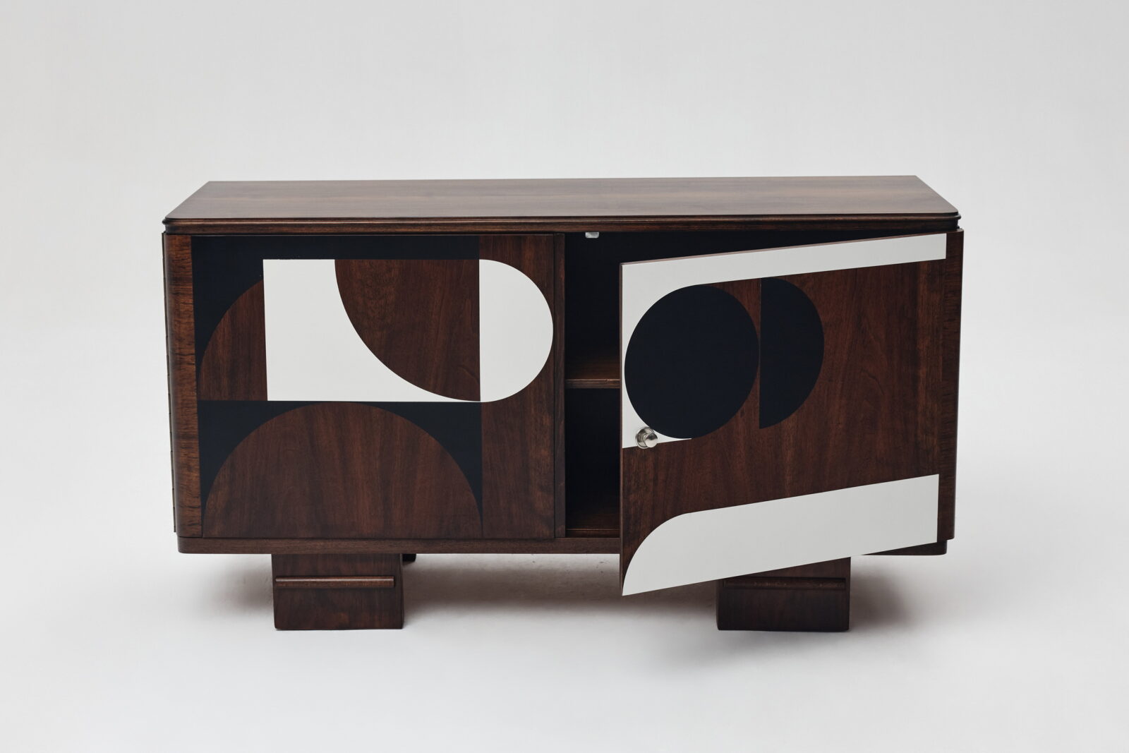 Vintage veneered sideboard, Poland, 1950s