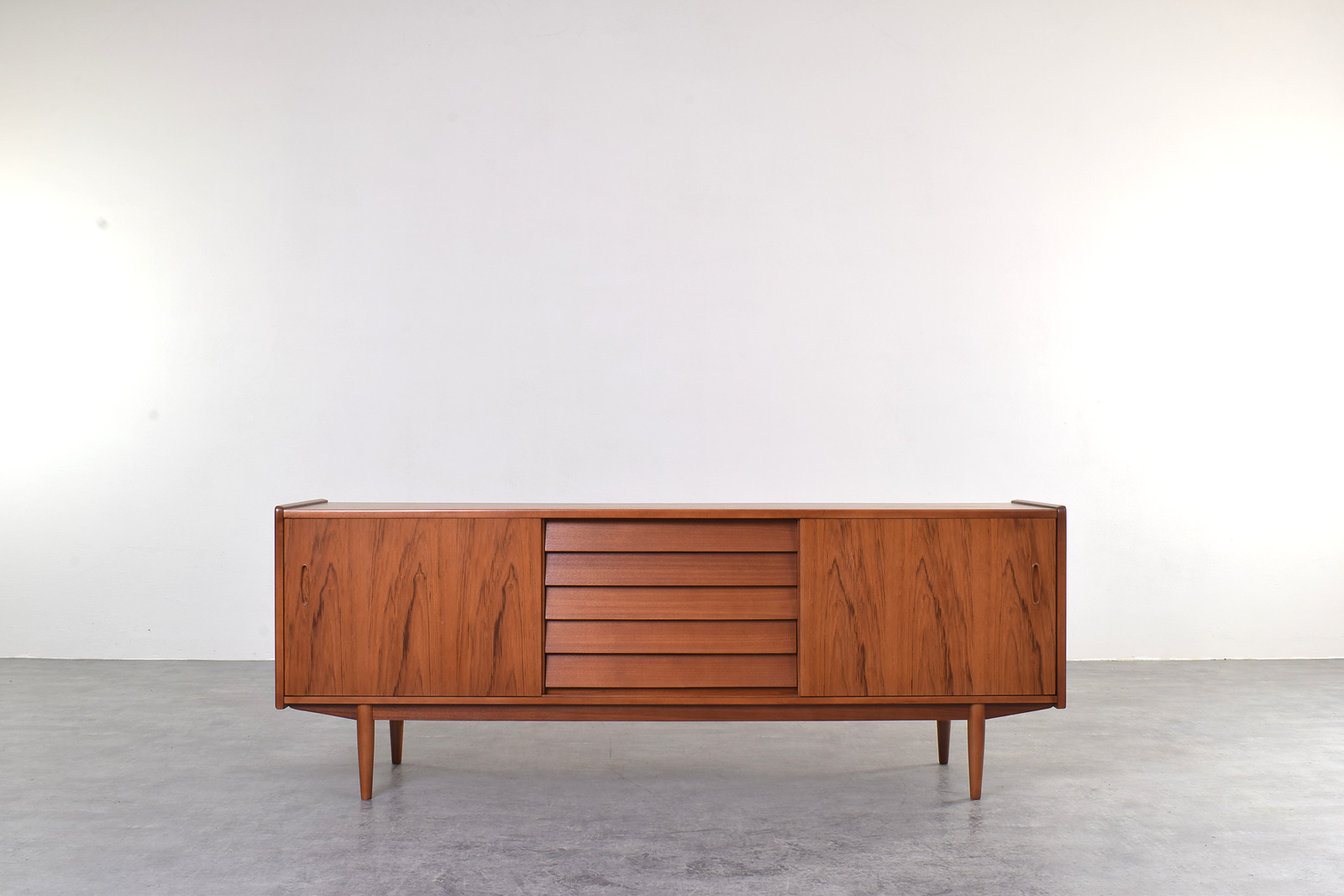 Sideboard vintage Trio, proj. Nils Jonsson, prod. Hugo Troeds, Szwecja, lata 60