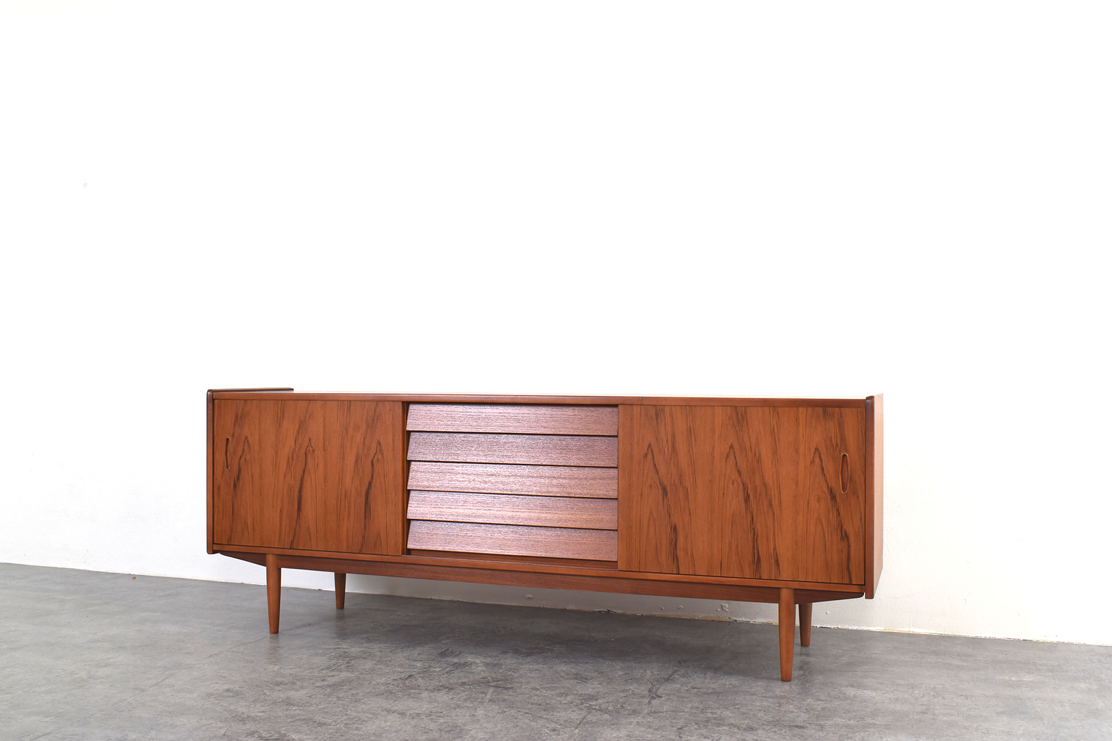 Sideboard vintage Trio, proj. Nils Jonsson, prod. Hugo Troeds, Szwecja, lata 60