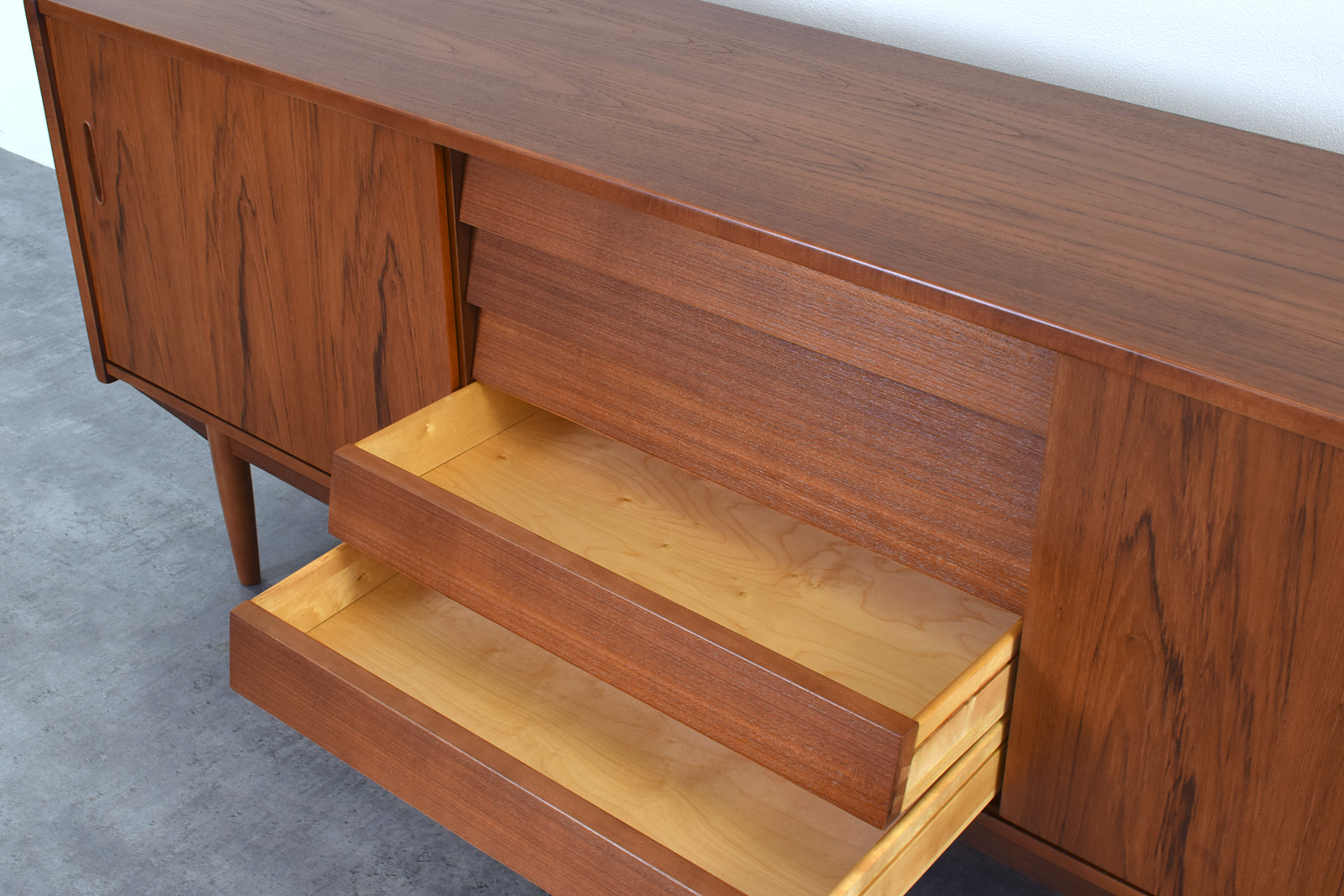 Sideboard vintage Trio, proj. Nils Jonsson, prod. Hugo Troeds, Szwecja, lata 60