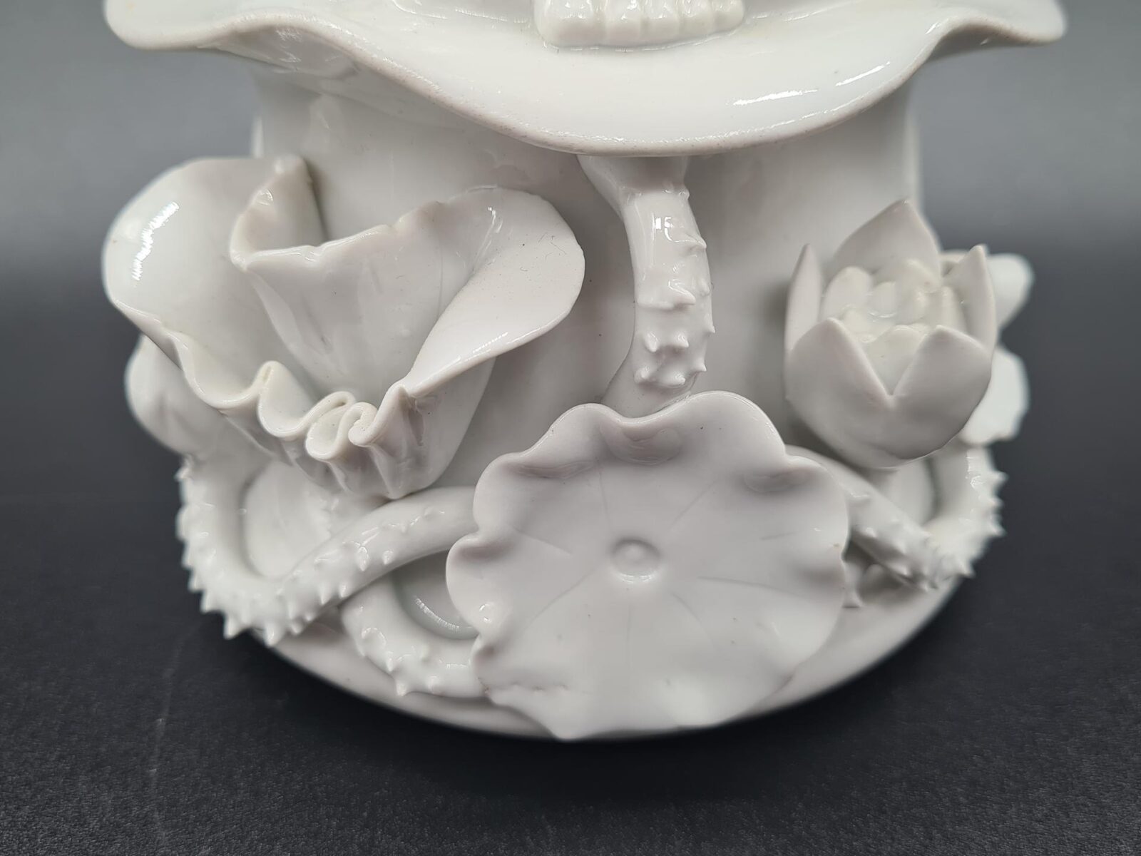 Porcelanowa figurka Guanyin, Chiny, lata 60/70