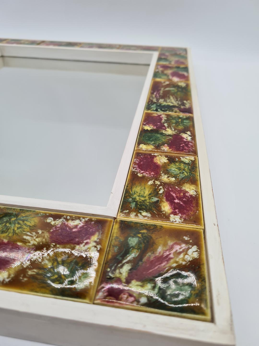 Lustro ze szkliwioną ramą ceramiczną, lata 70