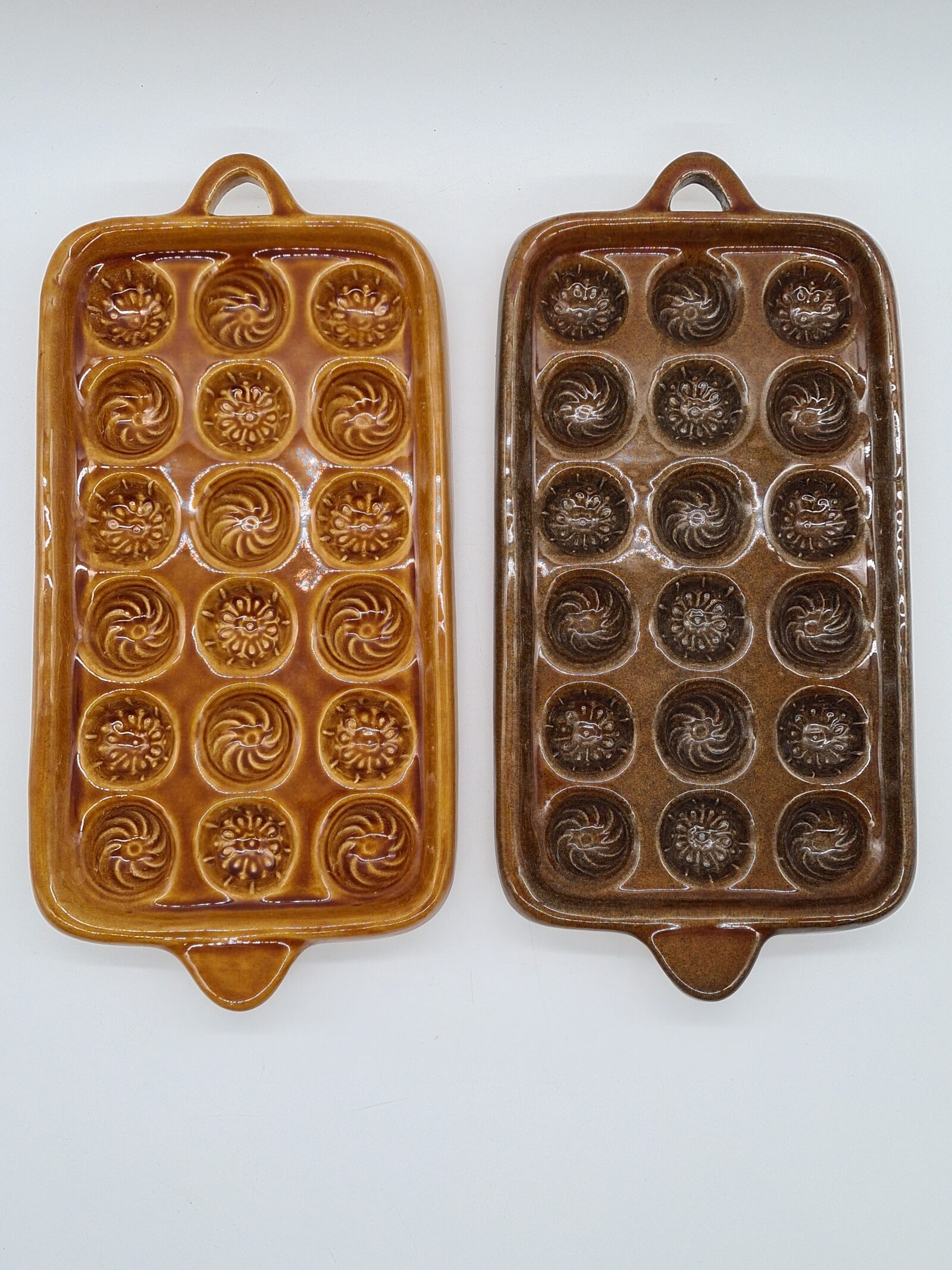 Set of 2 ceramic baking dishes, 1960s