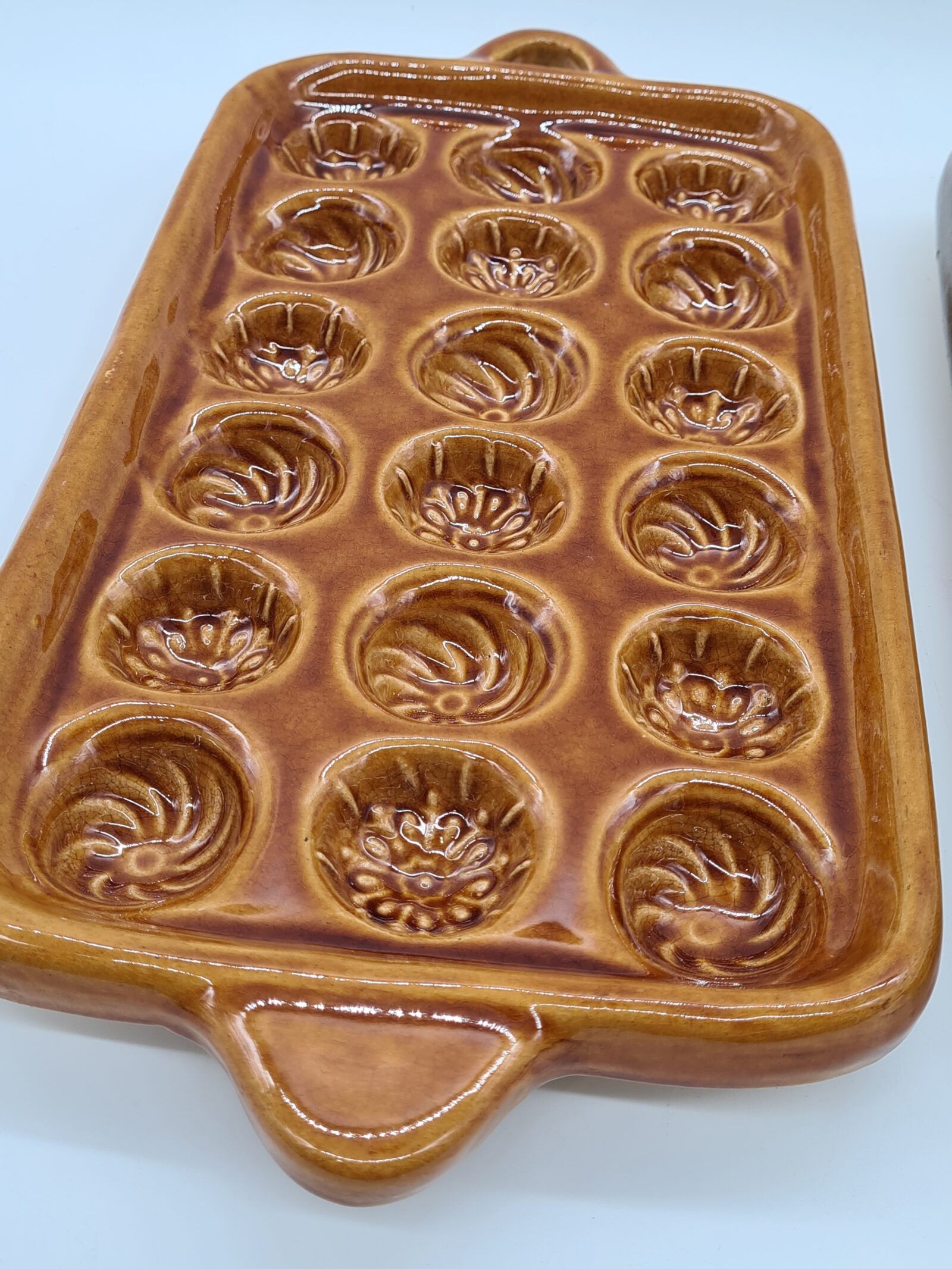 Set of 2 ceramic baking dishes, 1960s