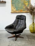 Swivel armchair “Silhouette”, designed by Henry Walter Klein, Bramin Møbler, Denmark, 1970s