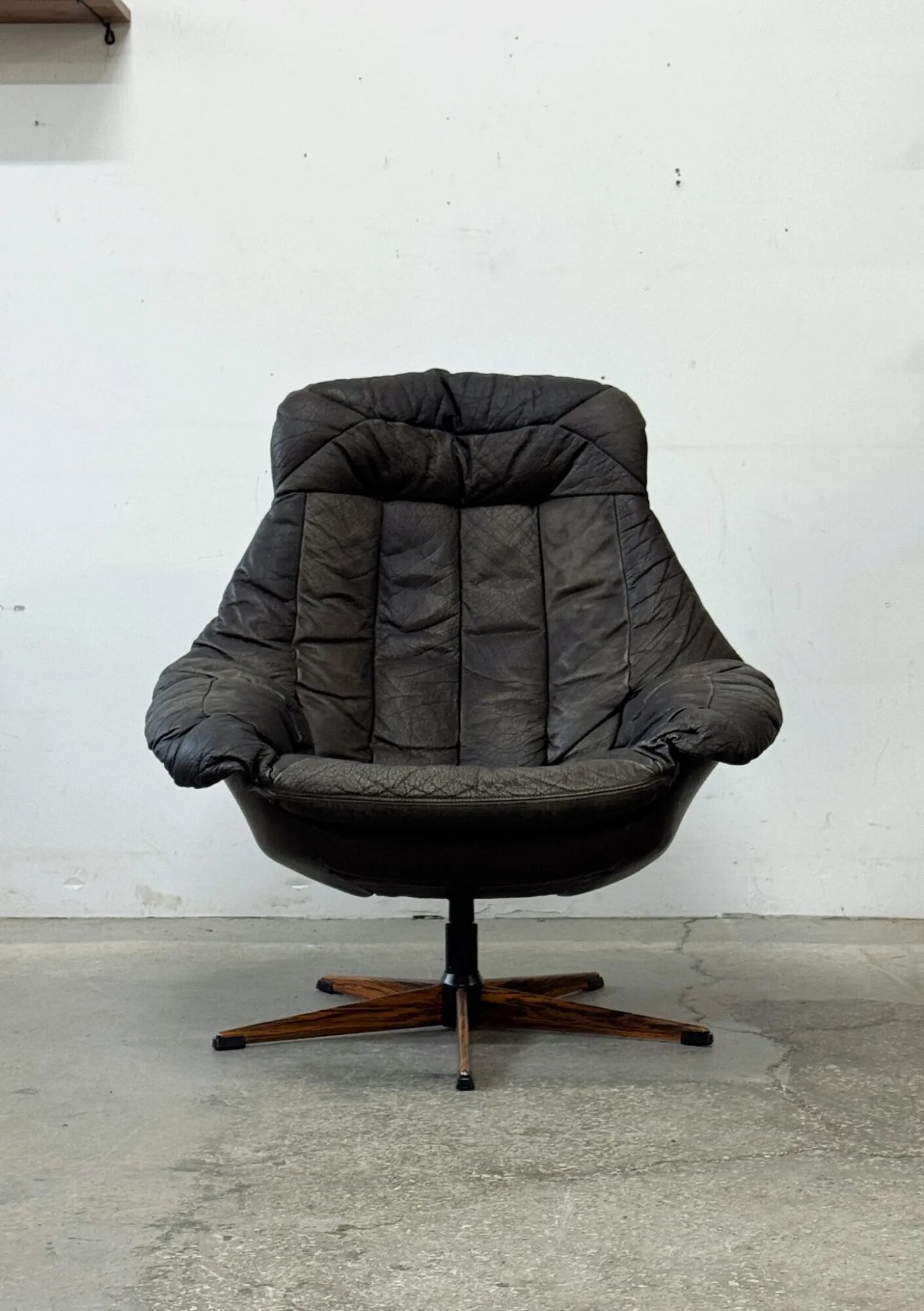 Swivel armchair “Silhouette”, designed by Henry Walter Klein, Bramin Møbler, Denmark, 1970s