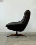 Swivel armchair “Silhouette”, designed by Henry Walter Klein, Bramin Møbler, Denmark, 1970s