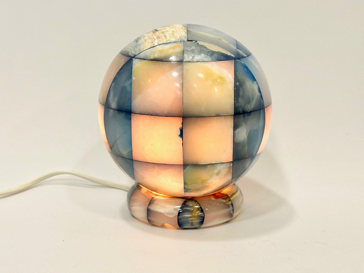 Kulista lampa z onyksu, Włochy, lata 80
