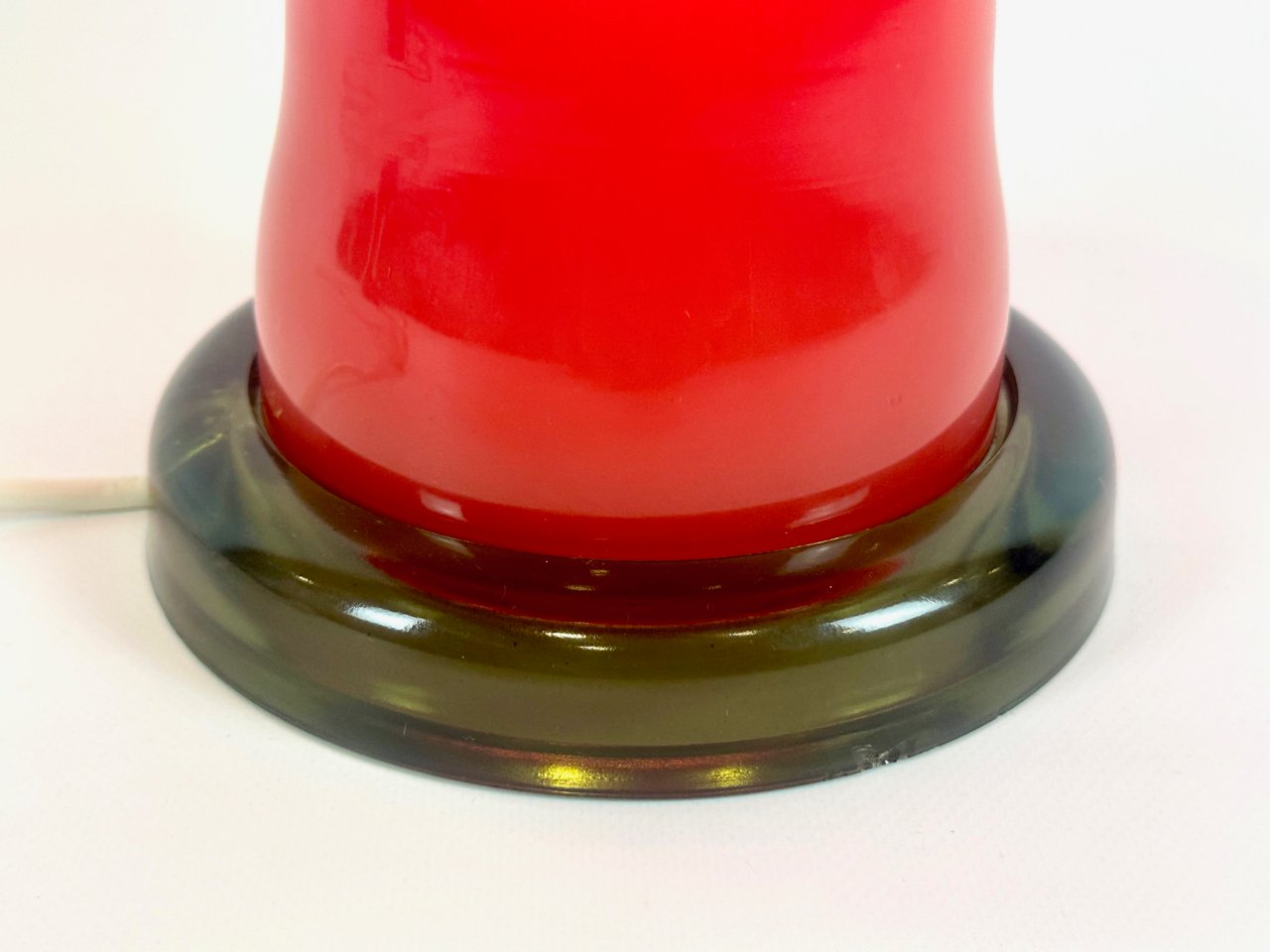 Lampa stołowa grzybek, proj. Karin Korn, Beleuchtungsglaskombinat Görlitz, Niemcy, lata 60