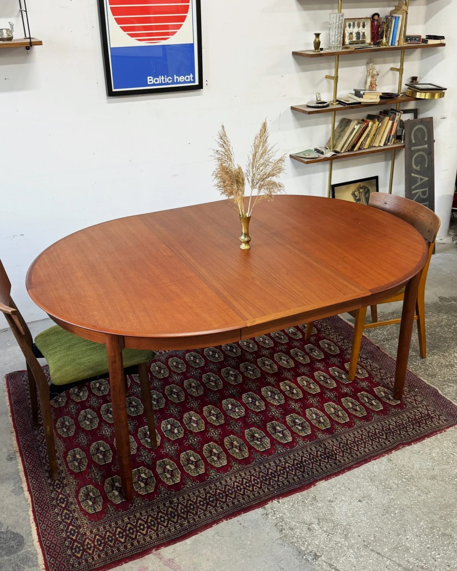 Round extendable teak dining table, Denmark, 1960s