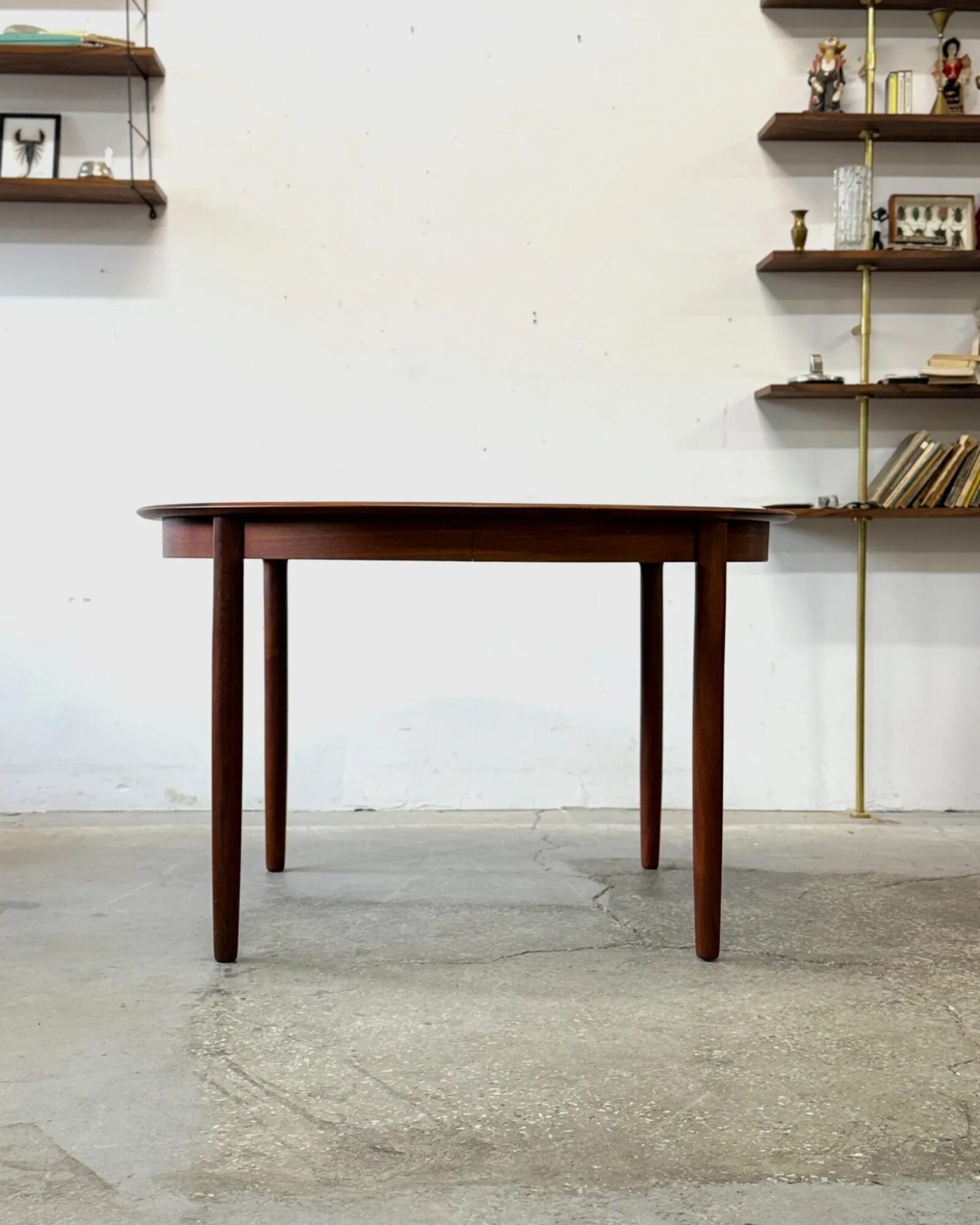 Round extendable teak dining table, Denmark, 1960s