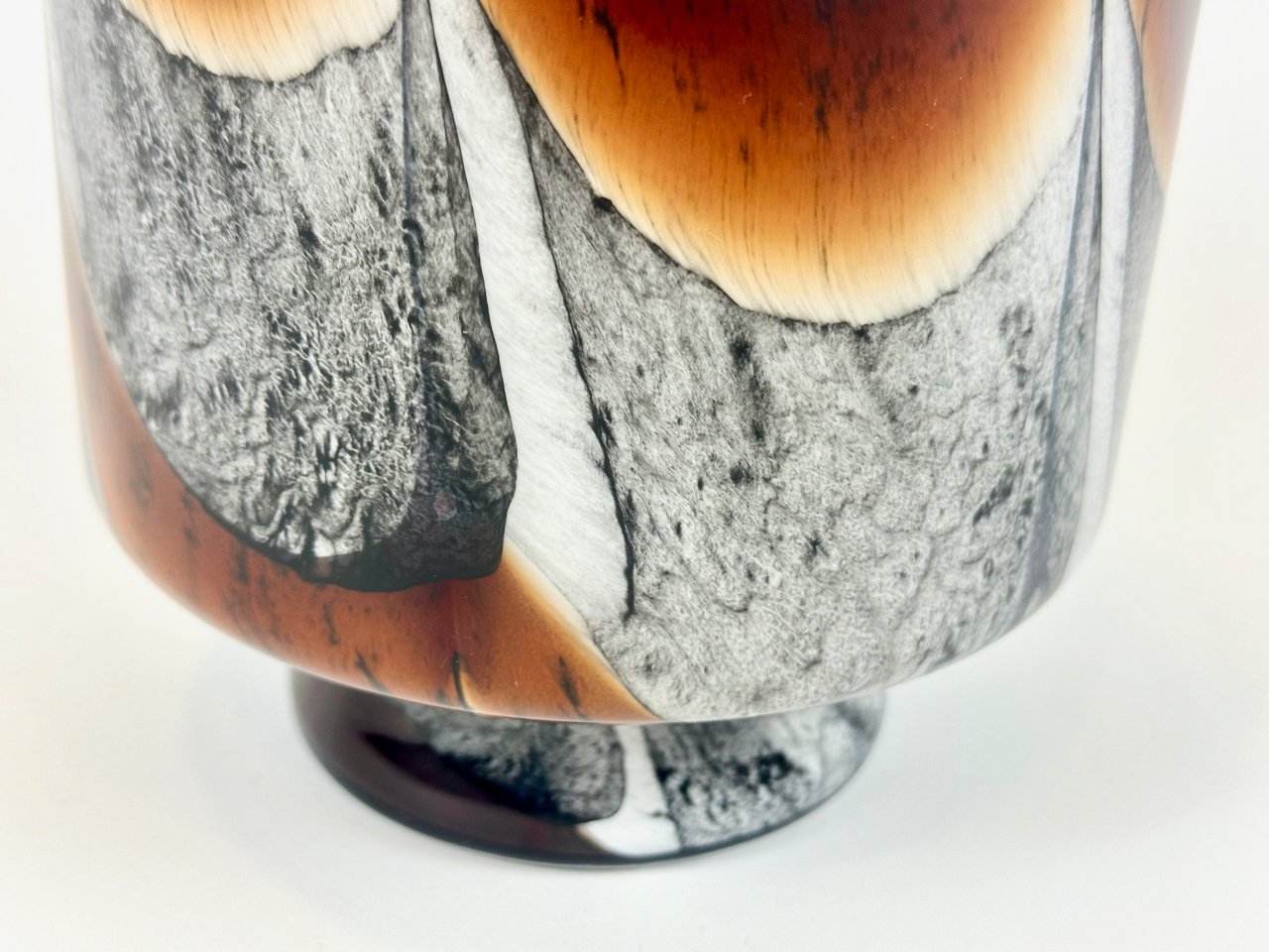 Vase made of opal glass, designed by Carlo Moretti, Murano, Italy, 1970s